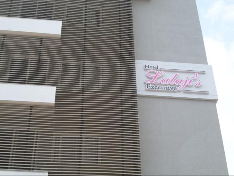 Hotel Treebo Lalaji'S Executive à Aurangābād Extérieur photo