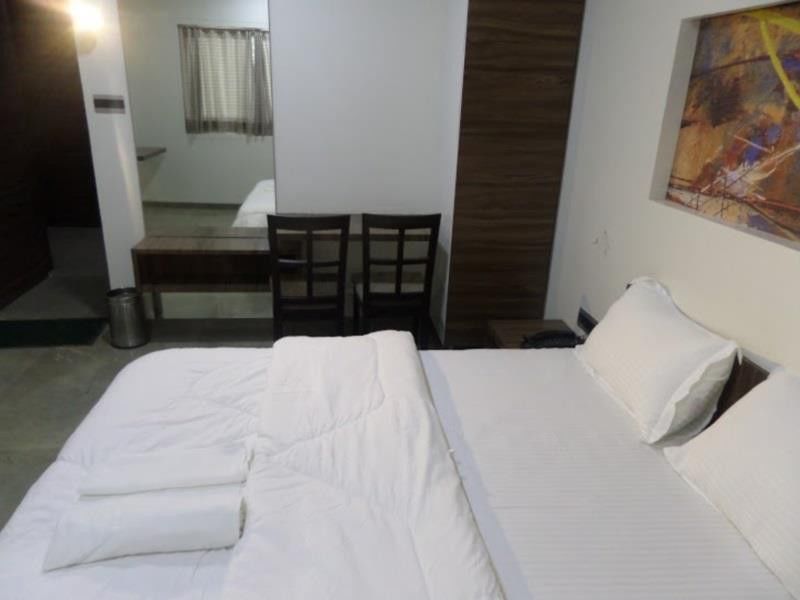 Hotel Treebo Lalaji'S Executive à Aurangābād Extérieur photo