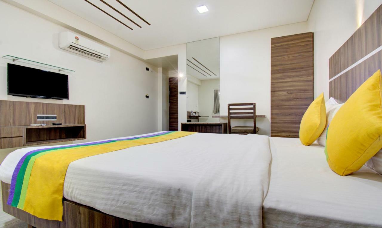 Hotel Treebo Lalaji'S Executive à Aurangābād Extérieur photo