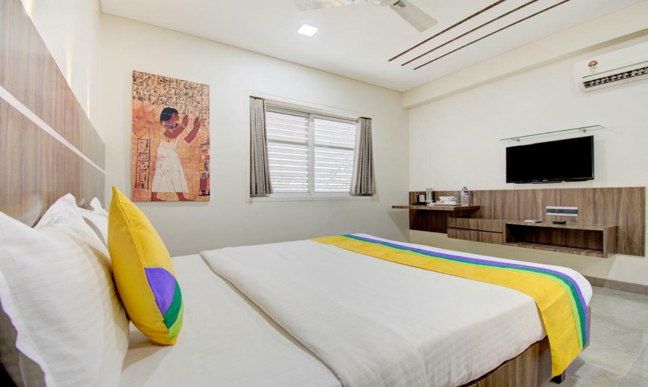 Hotel Treebo Lalaji'S Executive à Aurangābād Extérieur photo